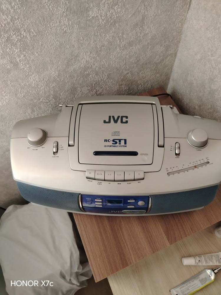 Avtomobil