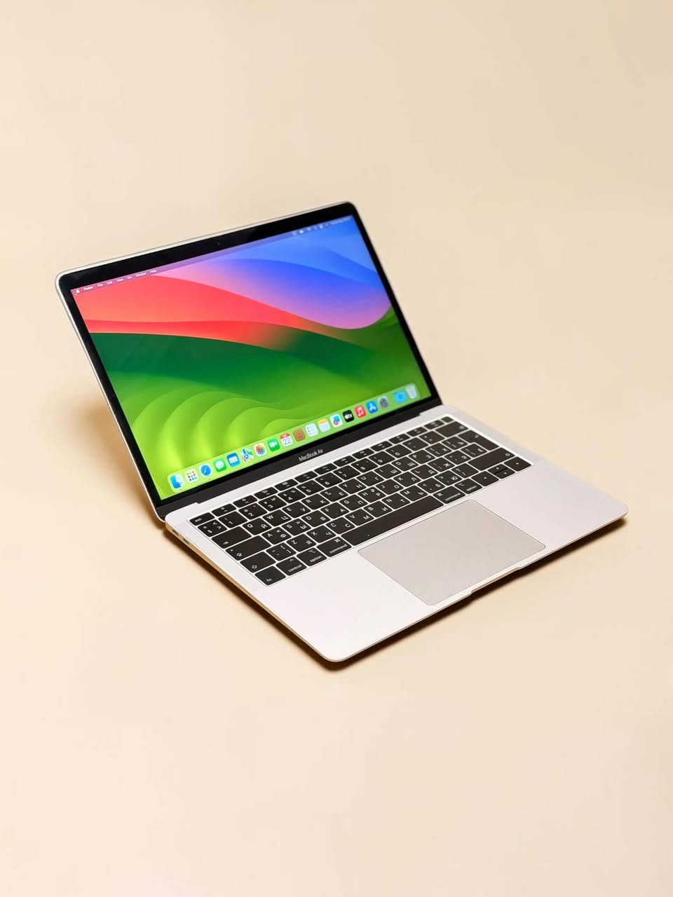 Macbook Air 2019 թվական i5 13.3