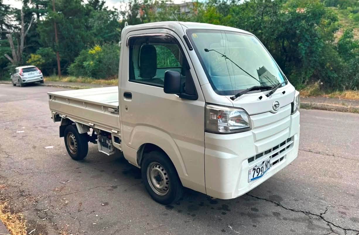 Daihatsu Hijet 2015 — 4,600$