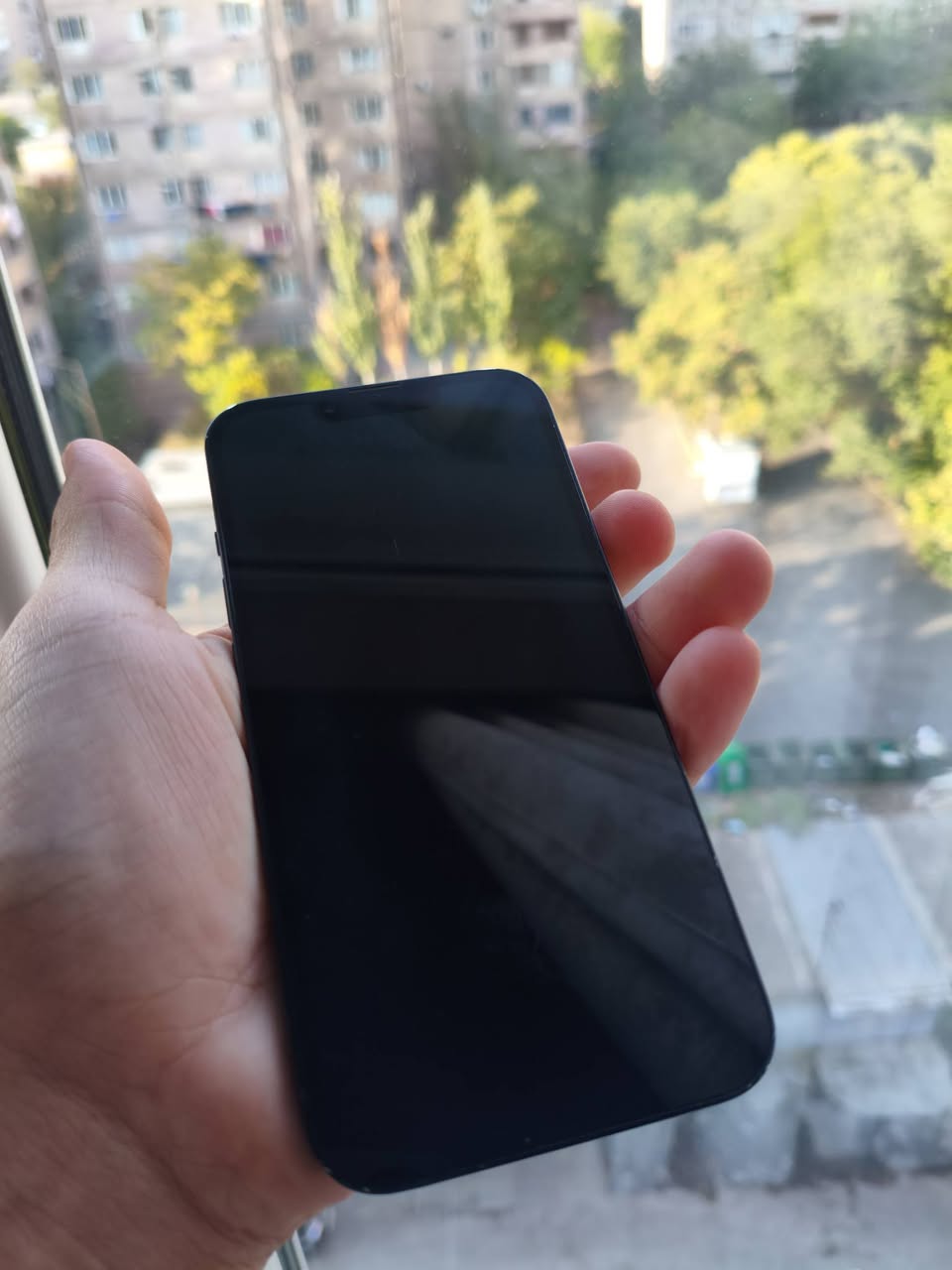 იყიდება iPhone 13 ფასი - 90,000$
