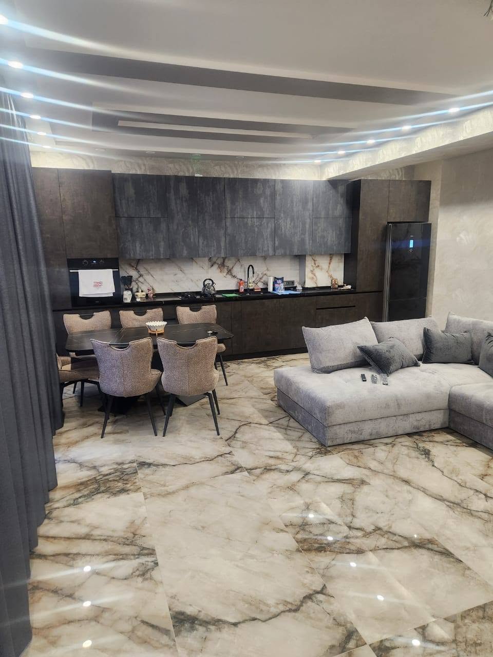 იყიდება 4-ოთახიანი ბინა, თბილისი — $250,000