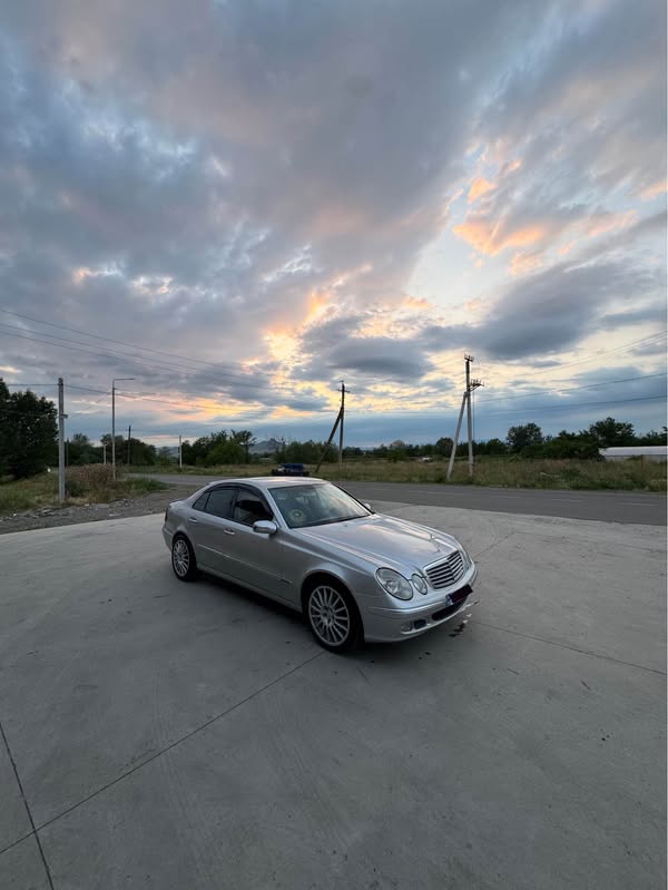 Mercedes-Benz 2003