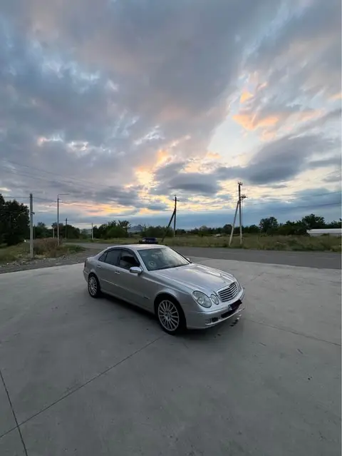 Mercedes-Benz 2003
