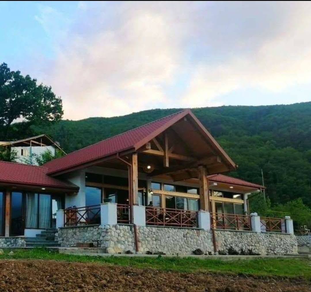 🌄 Ambrolauri'de otel satılık! 🏨 📍