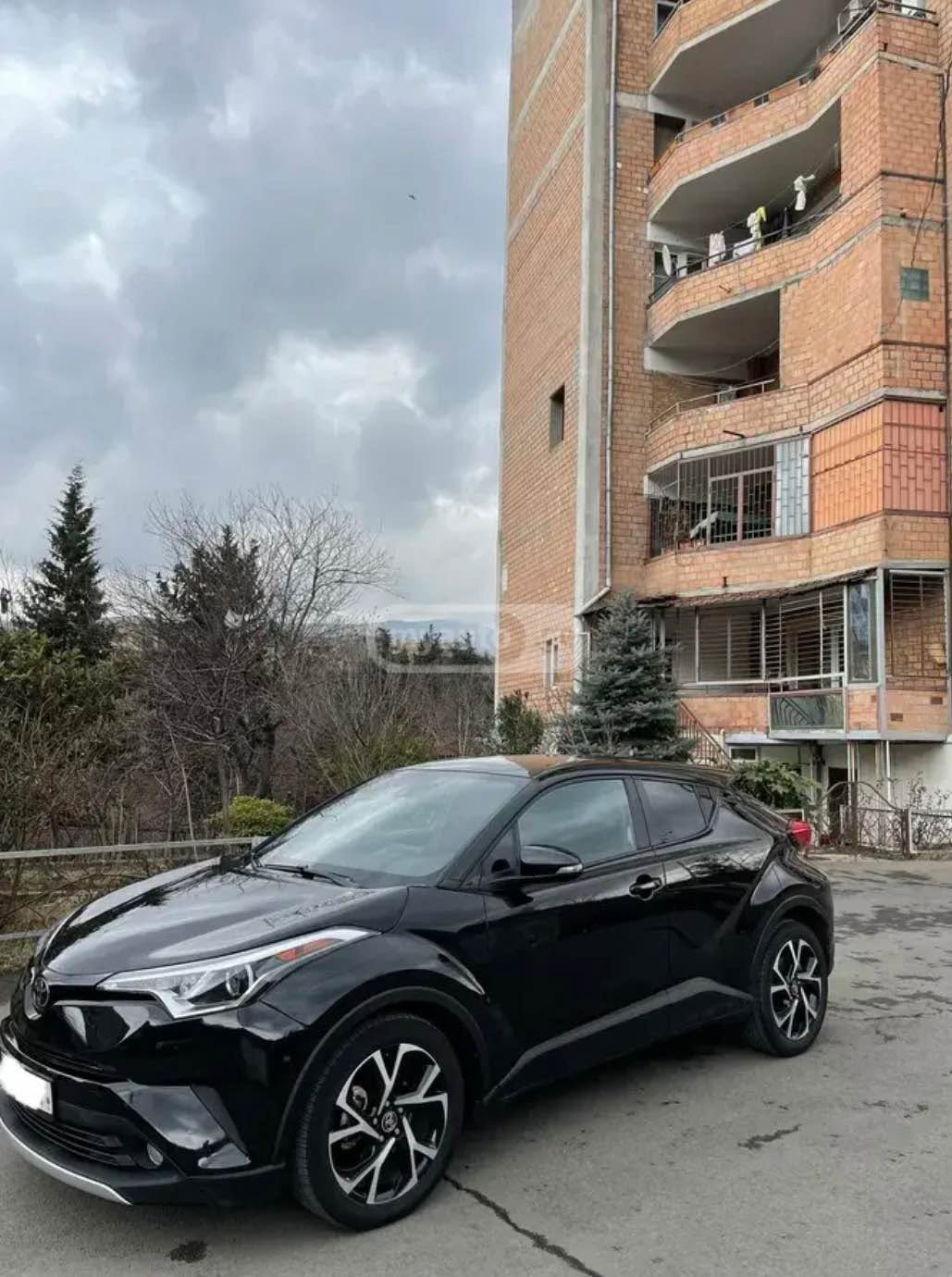 Toyota C-HR 2018 — 11,000$