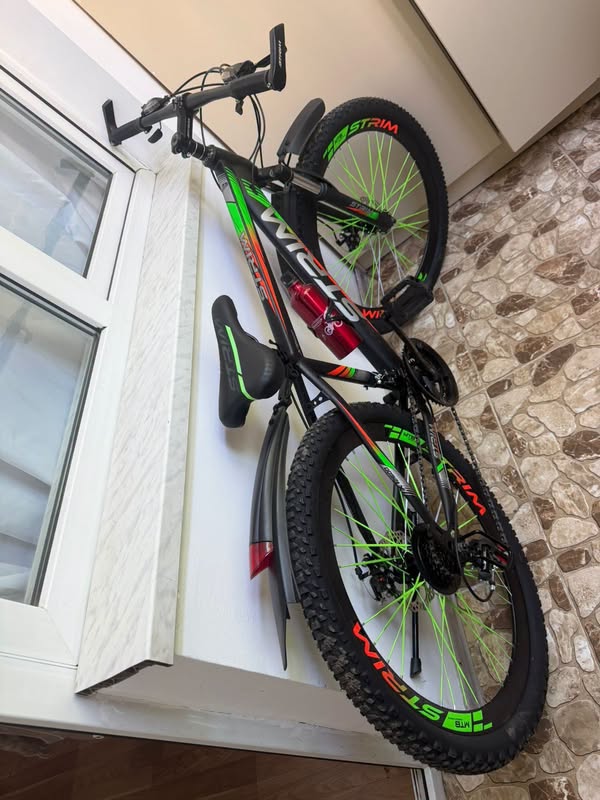Avtomobil — 220₼