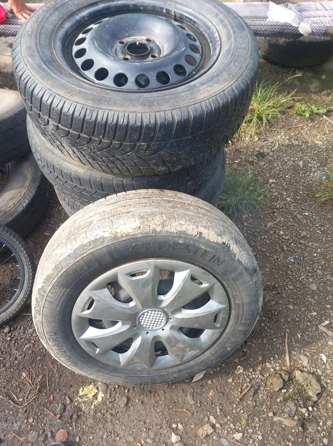 Opel Astra 15 inch rims with tires