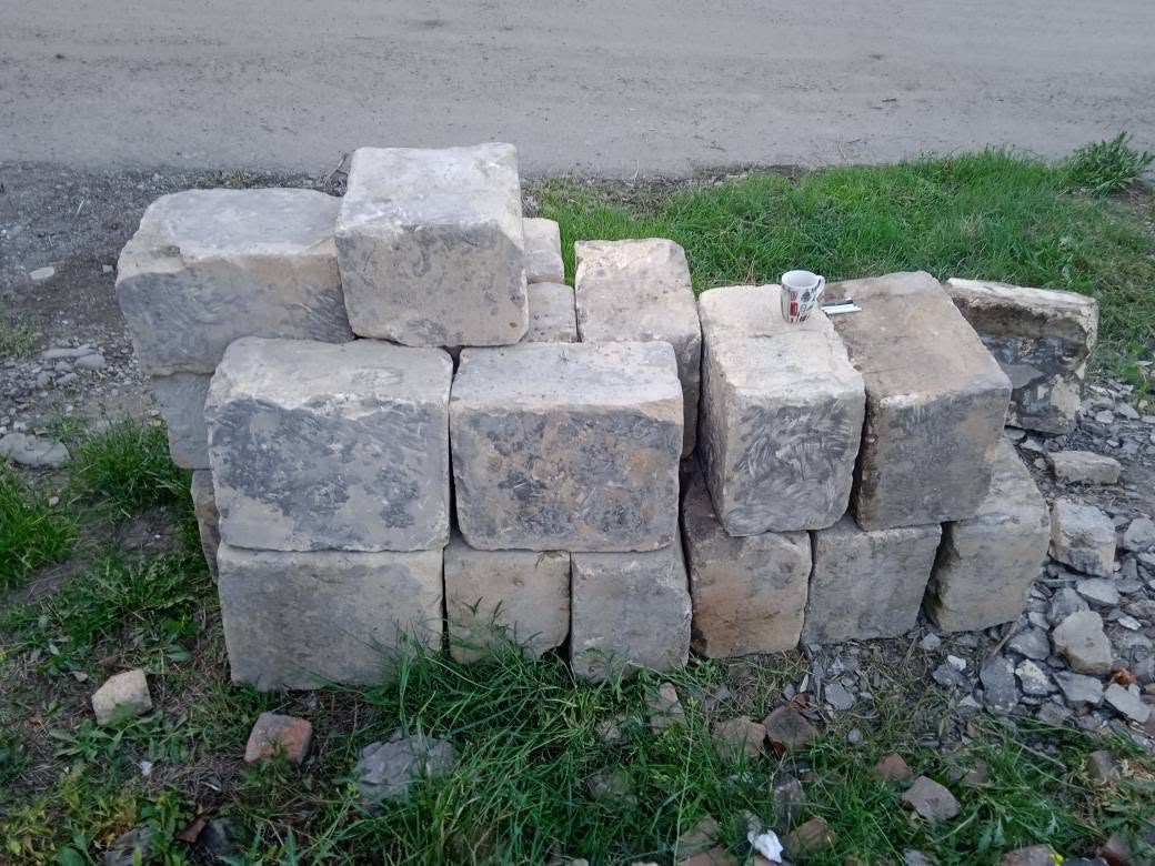 წითელი ძველი აგური 700ც ფასი 1₾ — 1₾