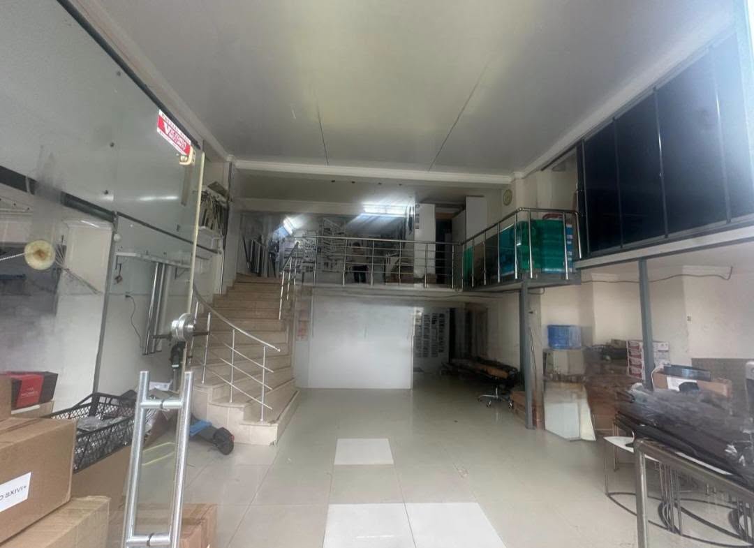 Kommersiya sahəsi, Batumi — $3,500