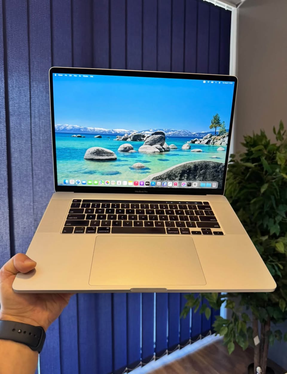 Macbook Pro 2019 16.2 inç hafif