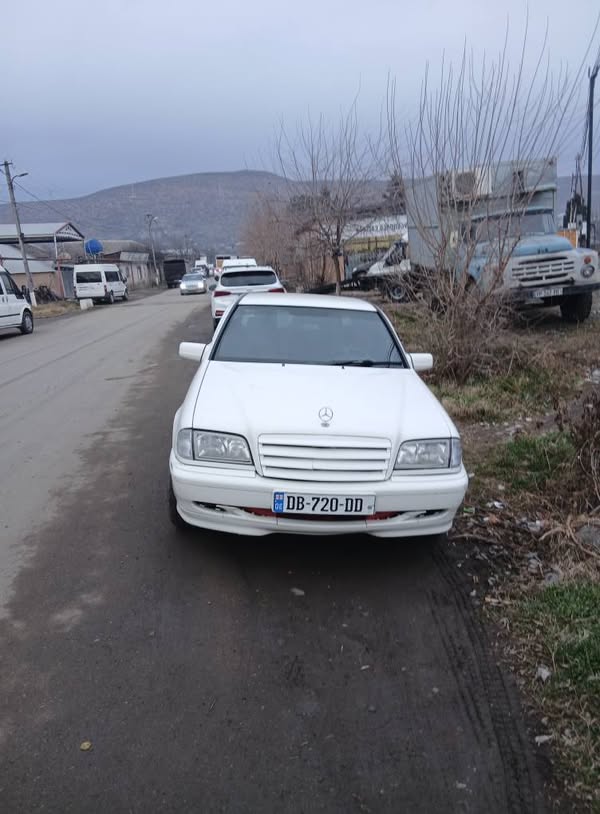 Avtomobil 1999 — 2,500$
