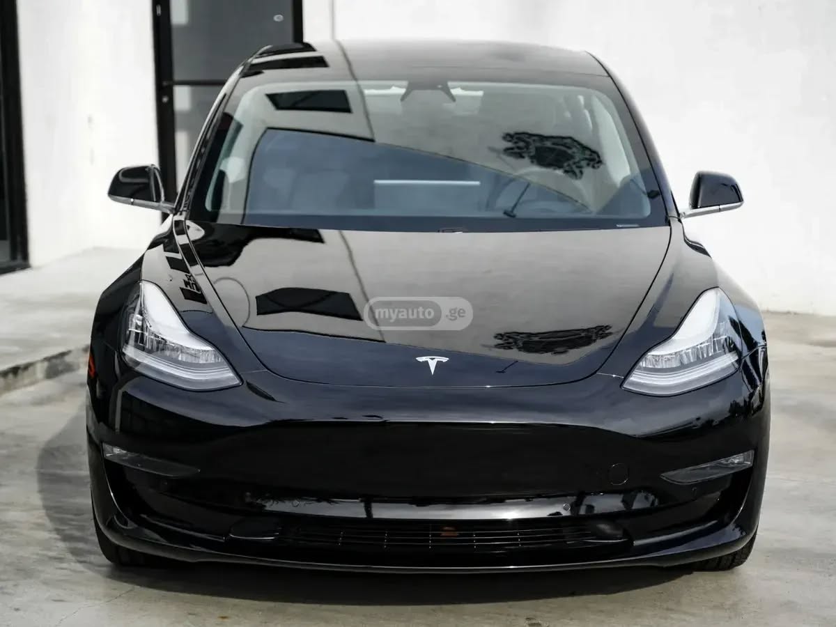 Tesla Model 3 2019 — 14,500$