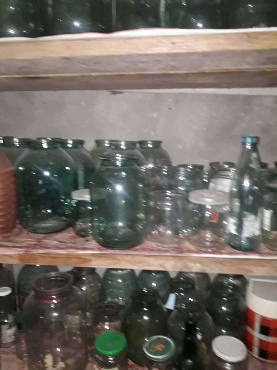 Tüm boyutlarda antika banklar alıcıları arıyor