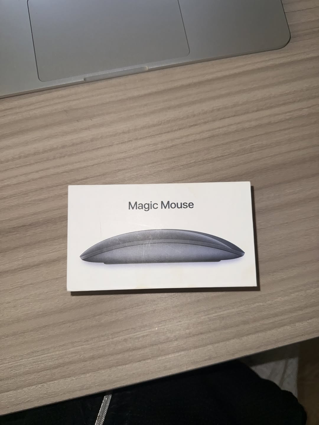 იყიდება შავი ფერის Apple Magic Mouse