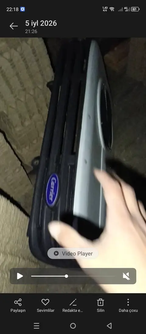 Avtomobil