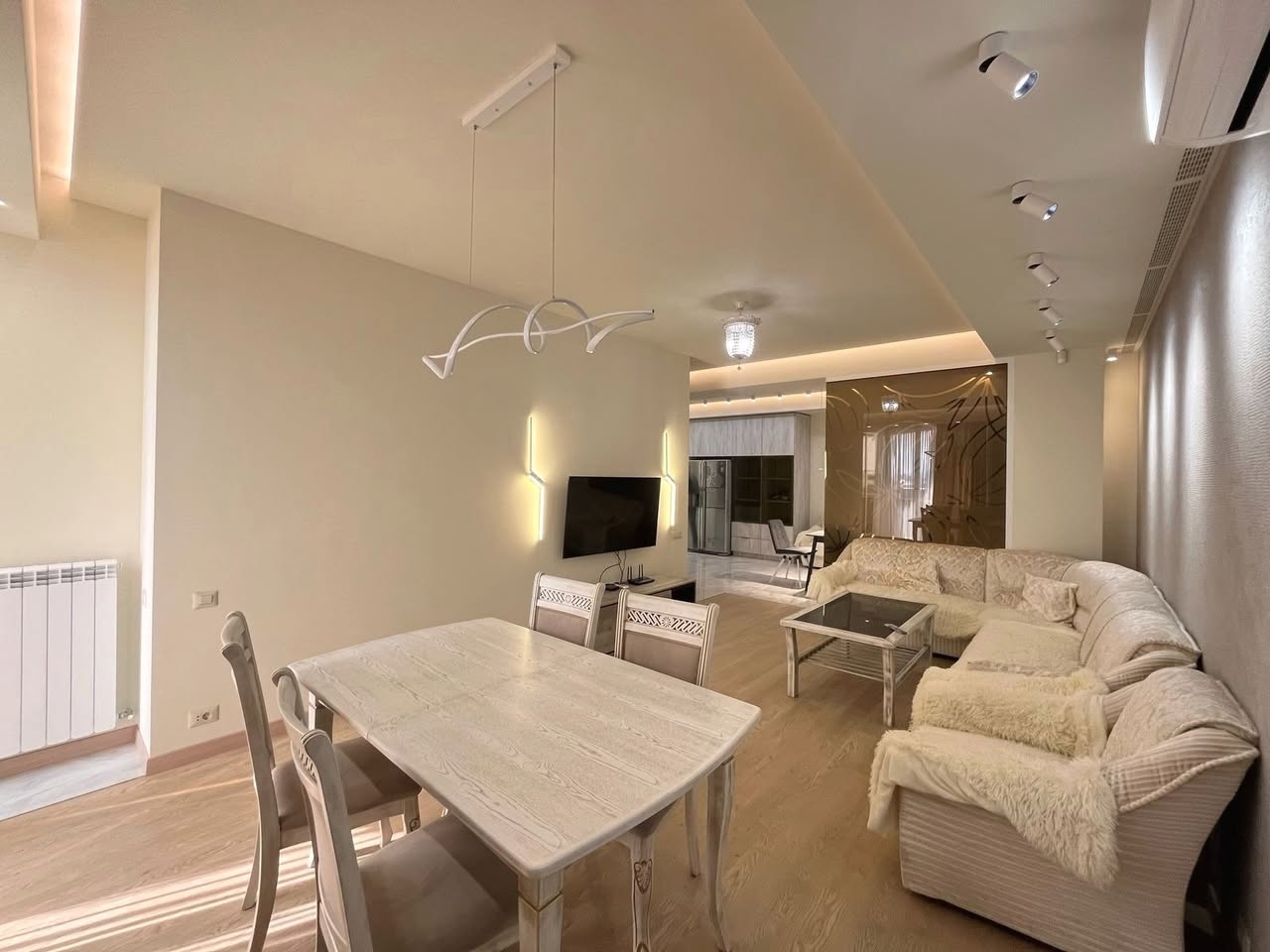 Kiralık 3 yatak odalı daire, Erivan - $1,500