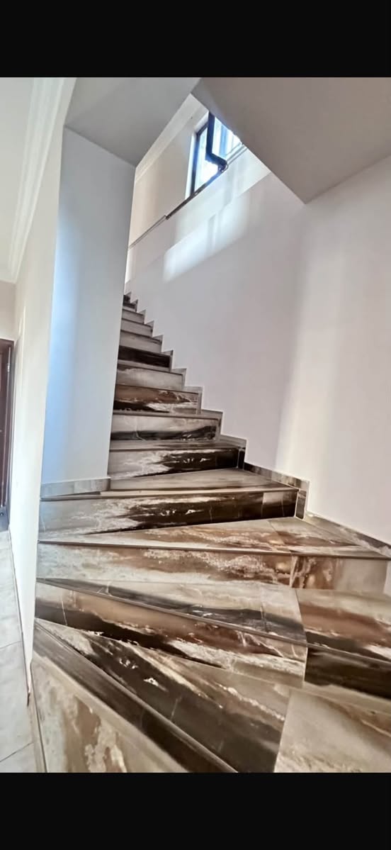 House, Yerevan — 300,000 ֏