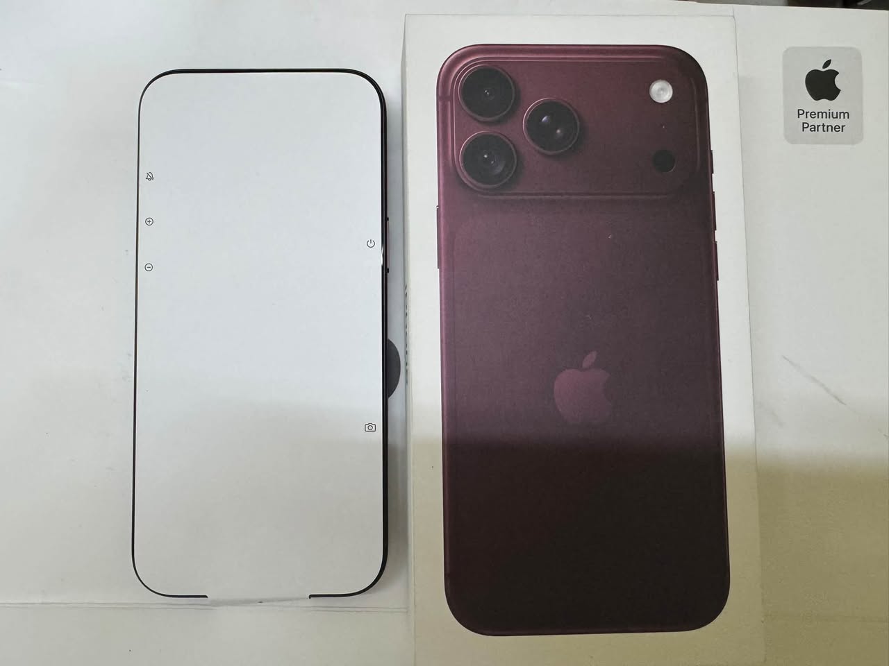 იყიდება iphone 18 pro max sim