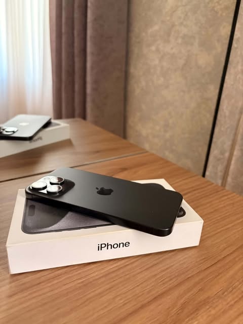 იყიდება iPhone 15 Pro Max – 1900