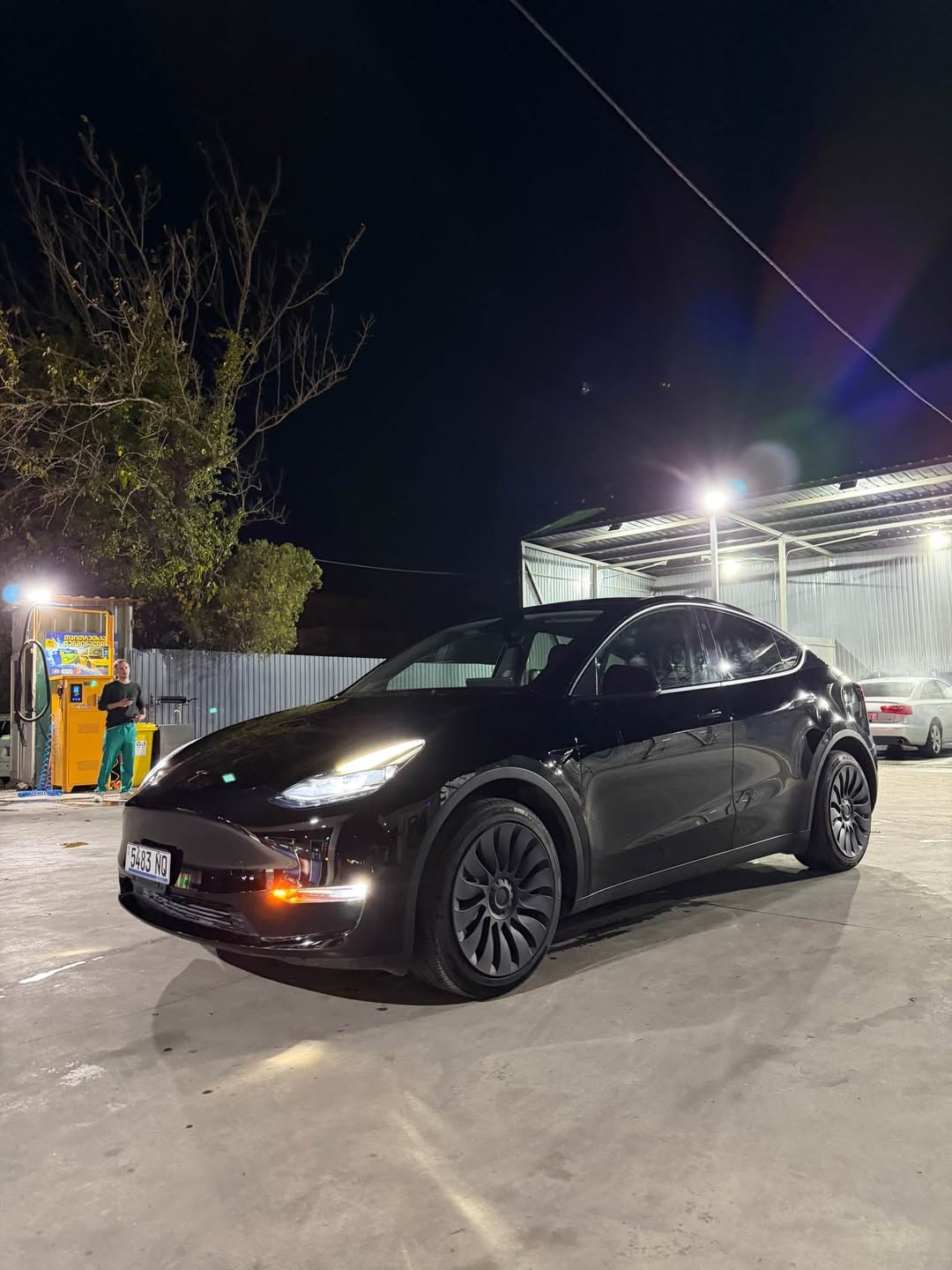 Tesla Model Y 2024 — 21,500$