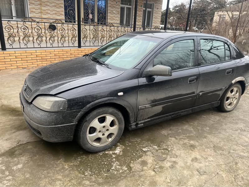 Avtomobil