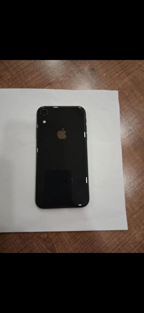 Iphone xr ტელეფონი იდიალურია არაფერი არ