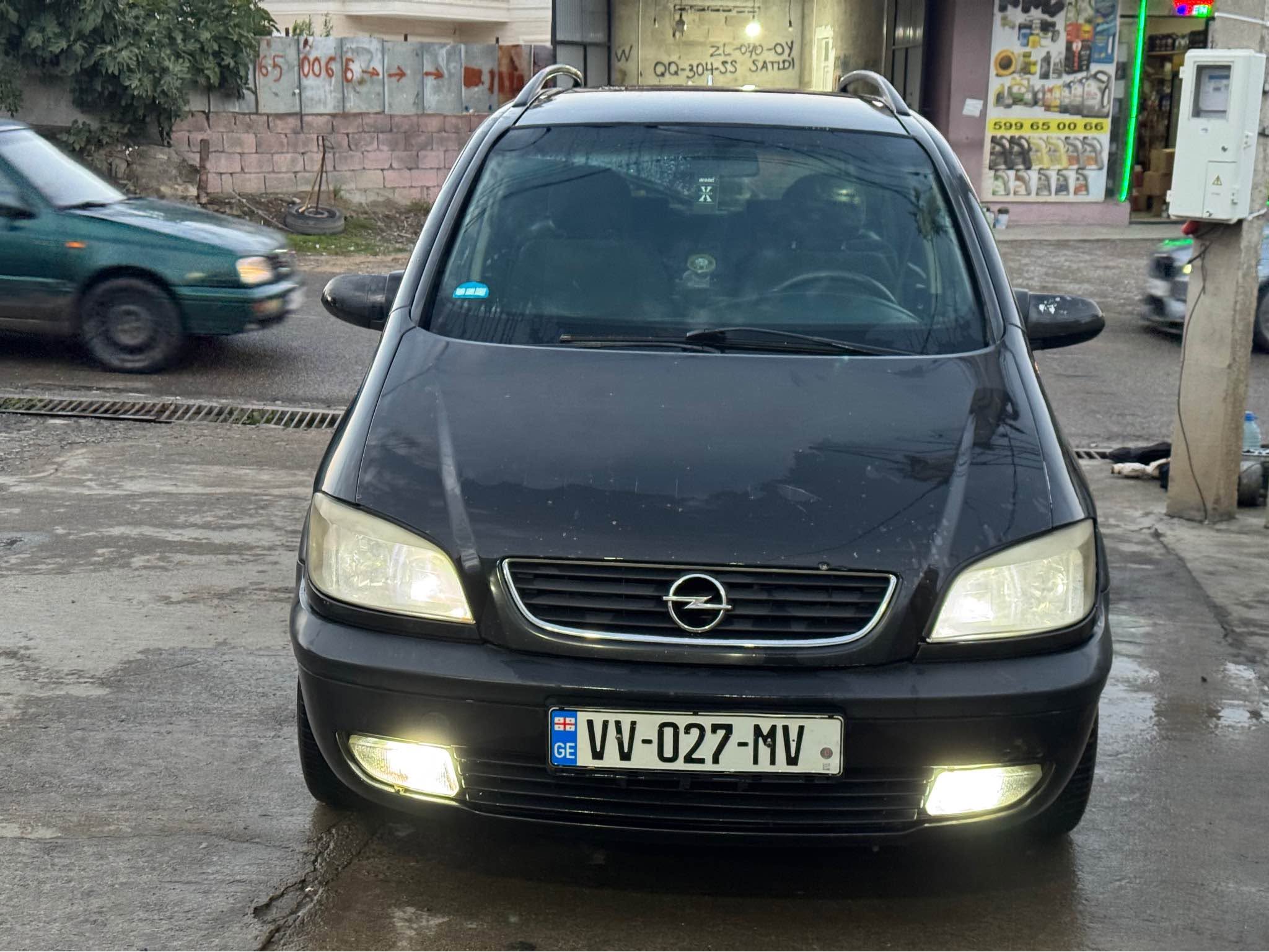 Opel Zafira 2001 — 3,300$