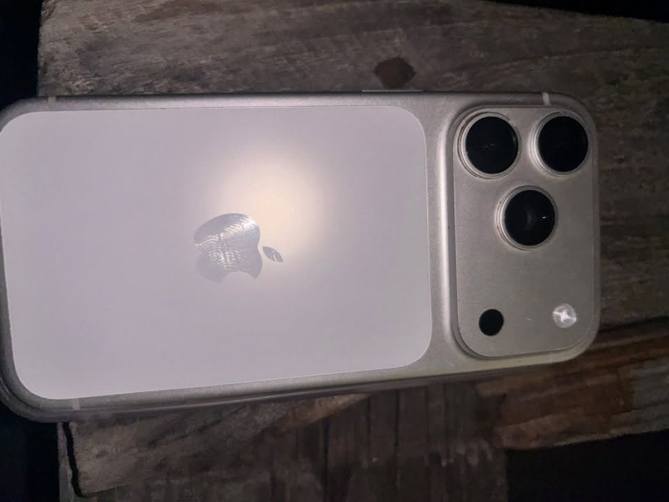 Продаются 2 штуки 17pro 256 айм — 2,800₾