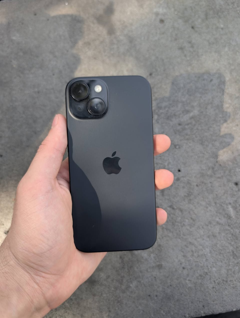 იყიდება iphone 15 არის გაუხსნელი სიმიანი — 1,000₾