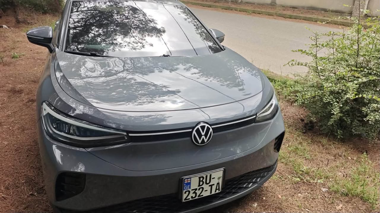 volkswagen id4 pro 2023 — 23,000$