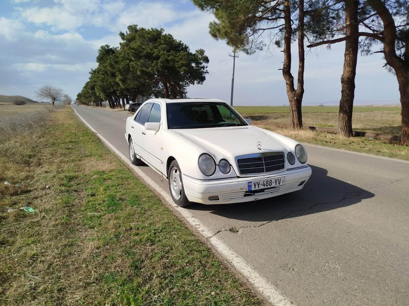 Avtomobil 1996