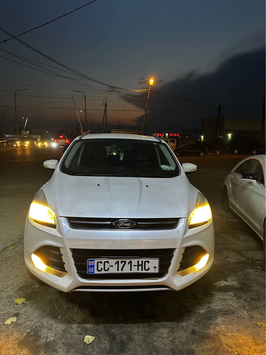 Satılır: 2016 model Ford Escape. Rəngi