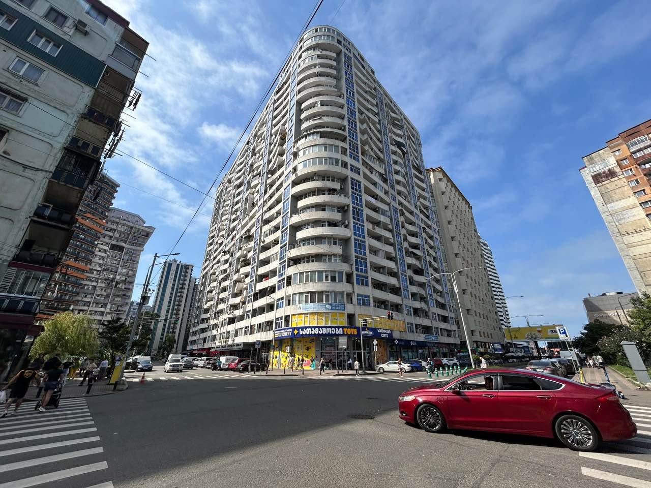 Продаётся 1-комнатная квартира, Батуми