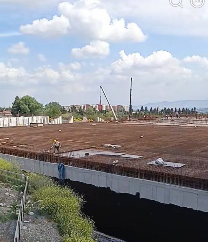 Uzman zanaatkârlarımız var ve işleri tamamlıyoruz
