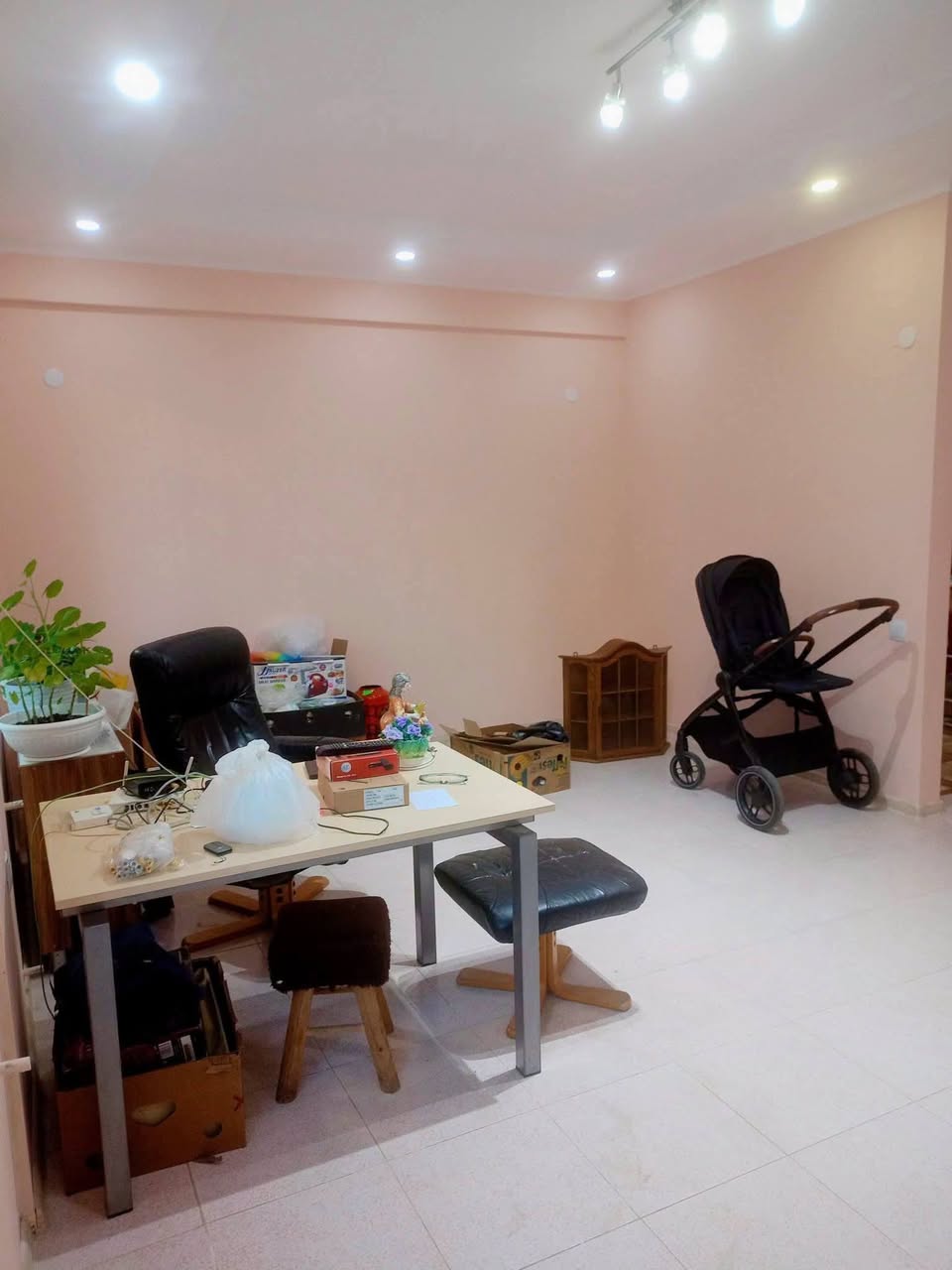 Kommersiya sahəsi, Tbilisi — $500