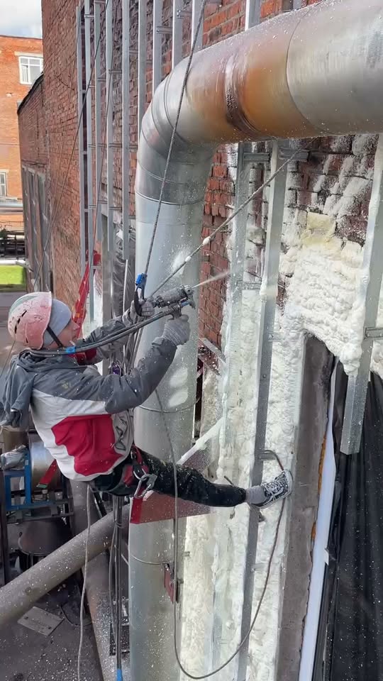 Height work/industrial alpinism in Georgia. Repair