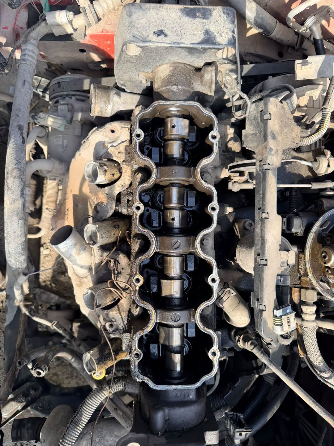 Engine valve cover and camshaft parts