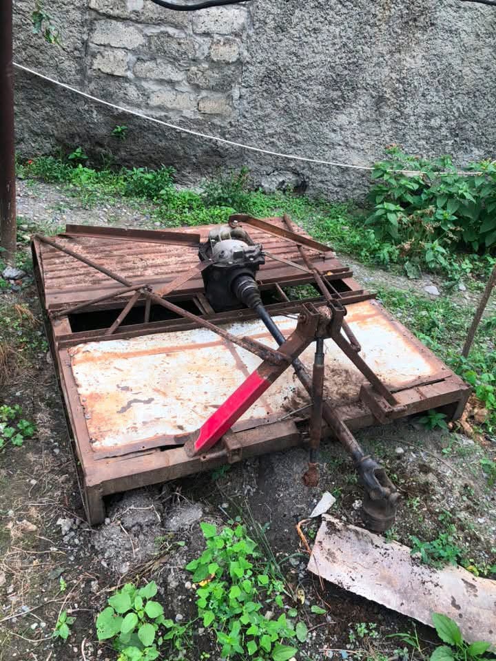 Satılık otomatik çim biçme makinesi çalışır durumda - 900₾
