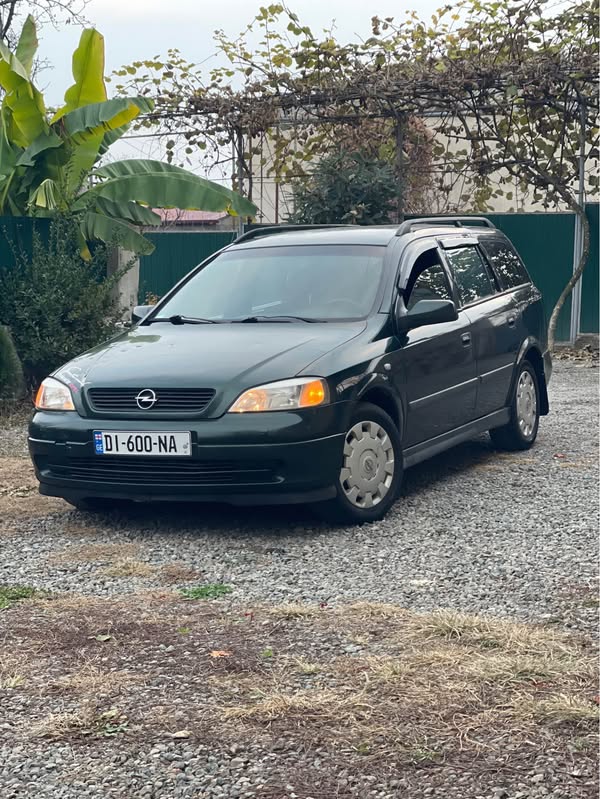 Avtomobil