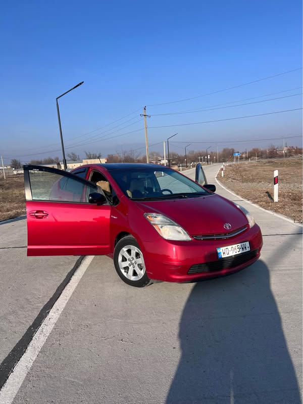 Avtomobil