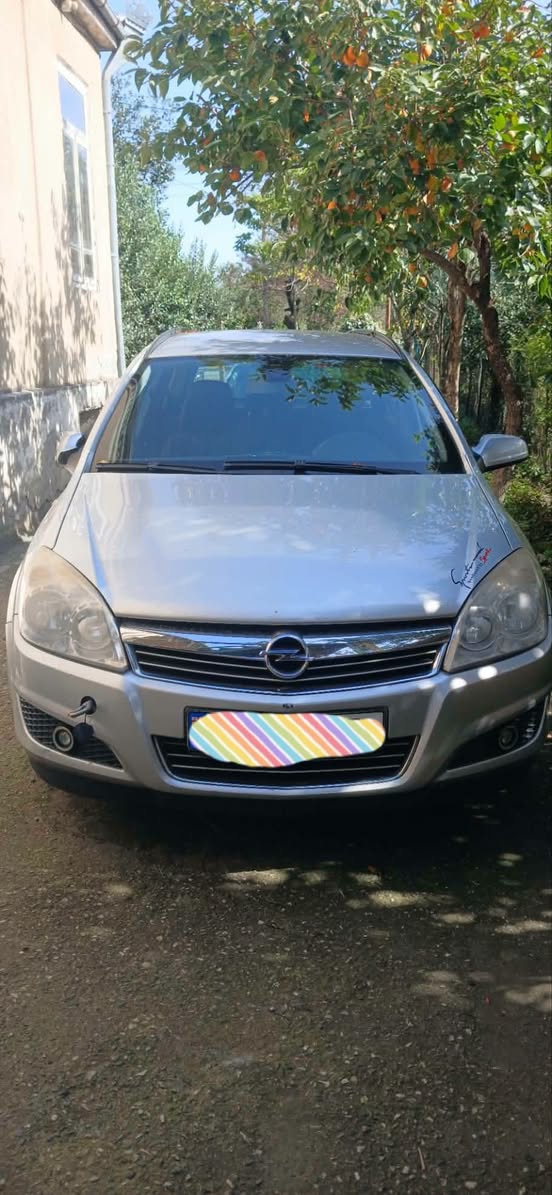 Opel 2009 — 1,800$