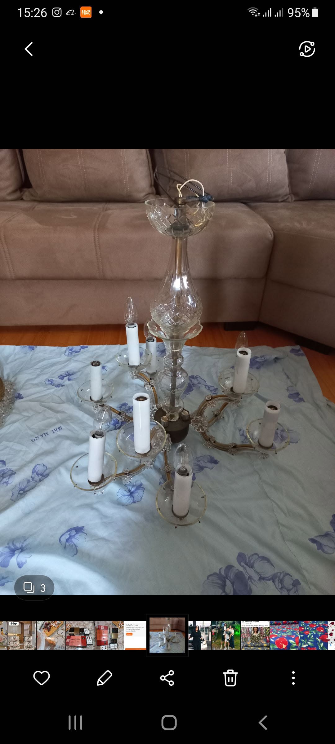 იყიდება ჭაღი ჩეხური მოყვება ყველაფერი. ფასი — 1,000₾