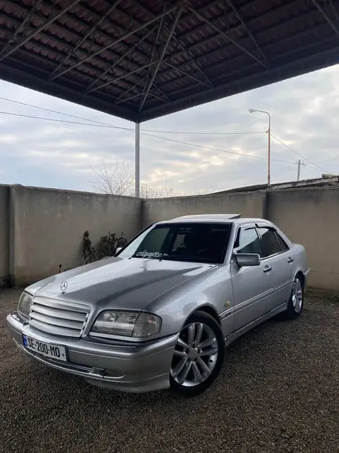 ავტომობილი