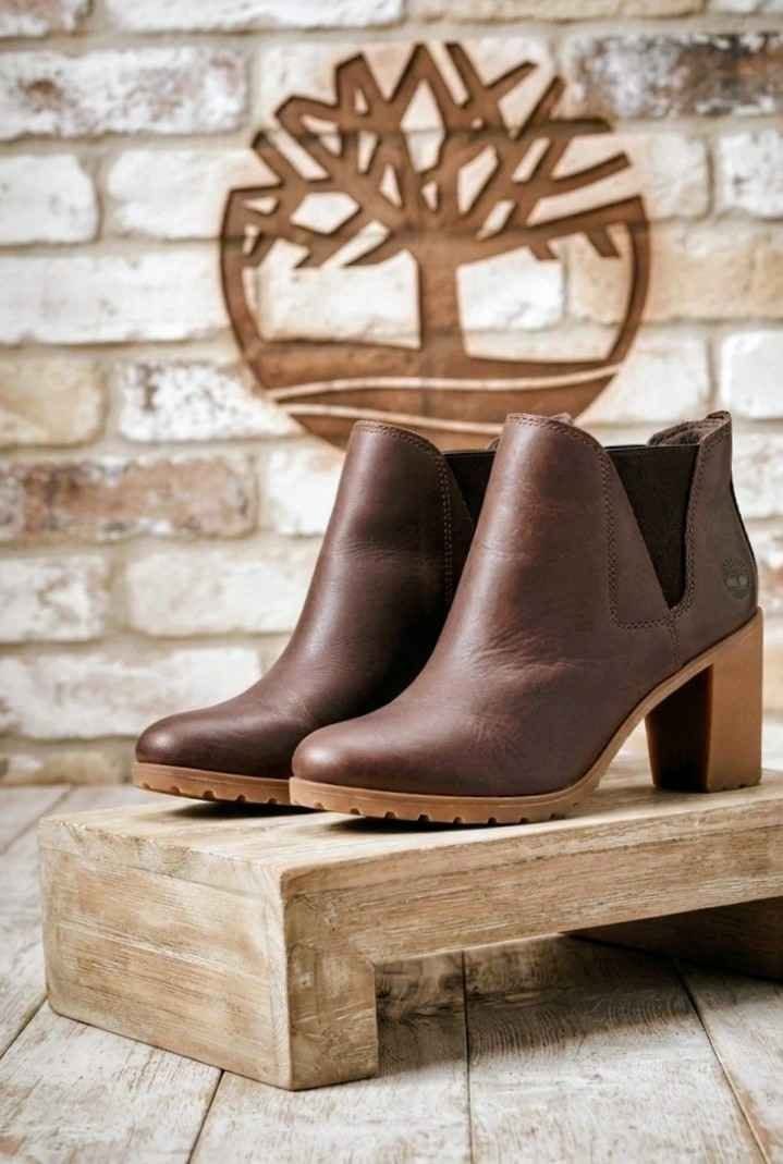 Timberland-ის ქალის ტყავის ჩელსის ჩექმები — — 120$