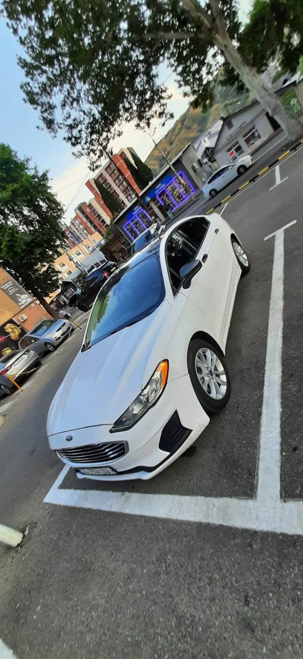 Ford Fusion Hybrid 2019