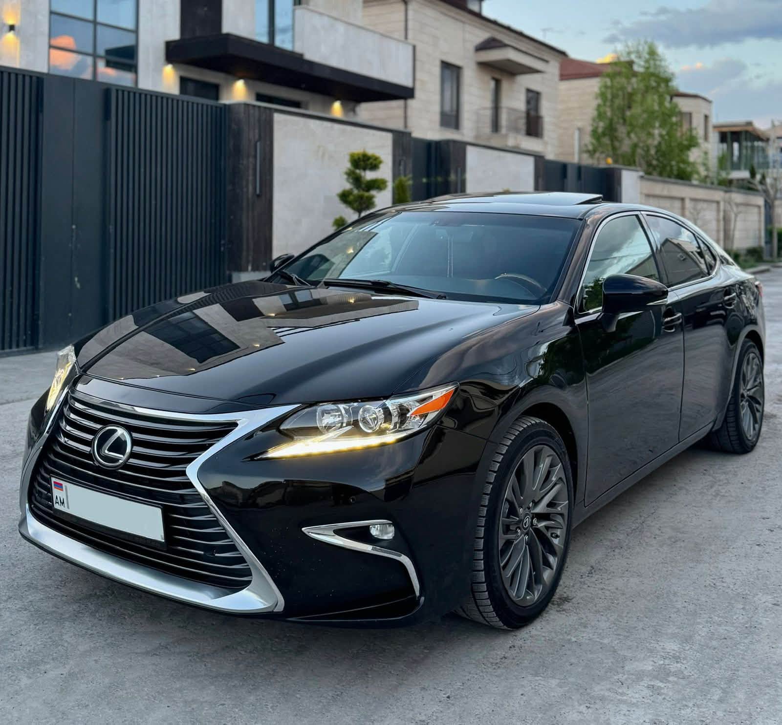 Lexus ES$ Lexus ES$ Մեքենան գտնվում 2016