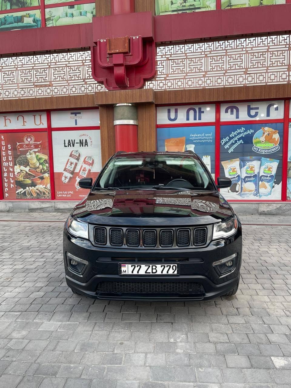 Jeep Compass 2021 — 12,000$