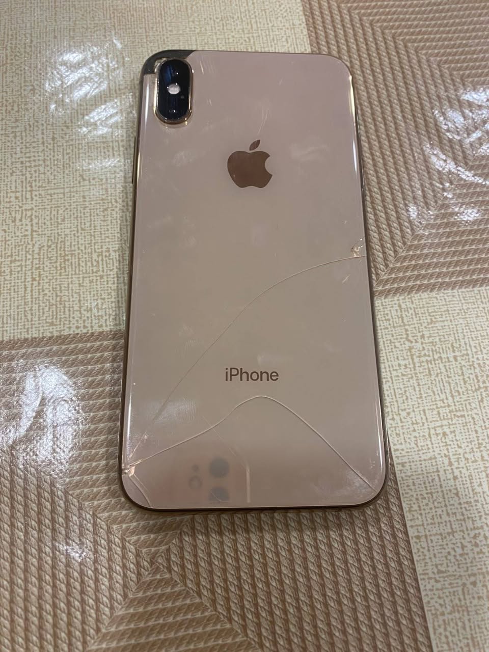 Iphone XS Gorcaranayin Amen inj ashxatuma — 20,000֏