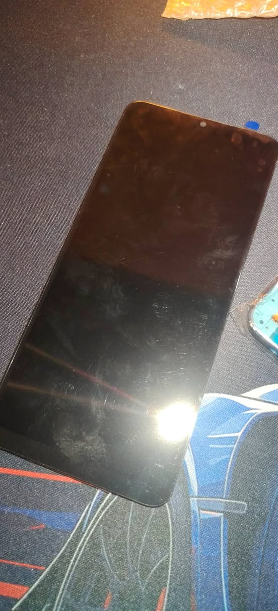 A32 ის LCD ეკრანი და ᲩარᲩო — 20₾