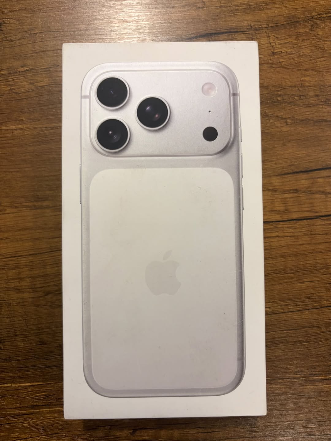 იყიდება სულ ახალი გარანტიით iPhone 17